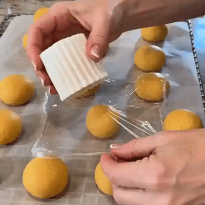🥧 Creative Double-Ended Pastry Tamper Mold
